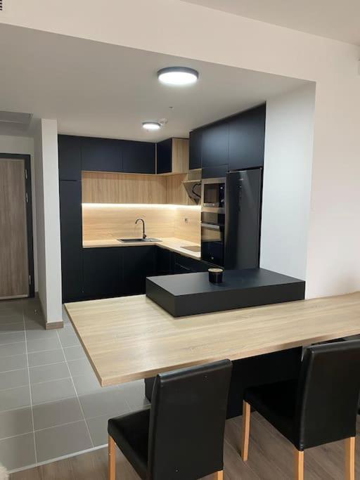 Cevahir Sky City Apartment With Spa, Pool & Fitness Included Skopje Extérieur photo