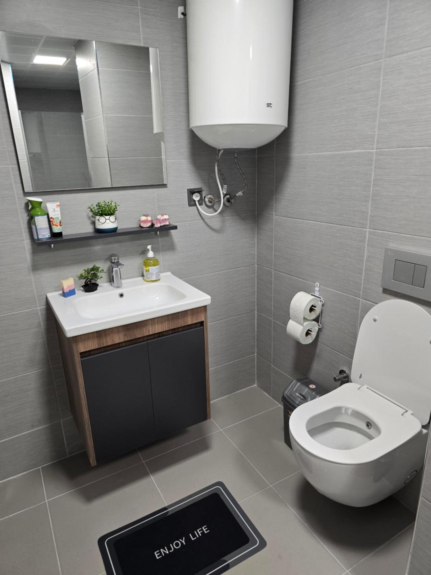 Cevahir Sky City Apartment With Spa, Pool & Fitness Included Skopje Extérieur photo